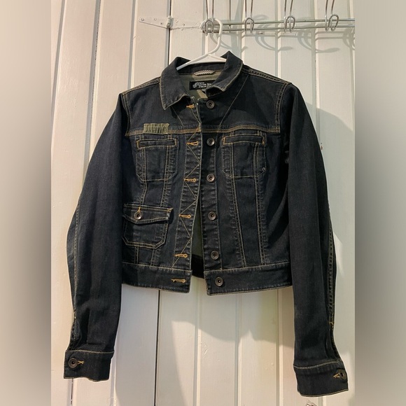 Volcom Jackets & Blazers - Volcom jean jacket-size small like new